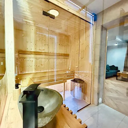 Zora Centrum + Sauna Lejlighed