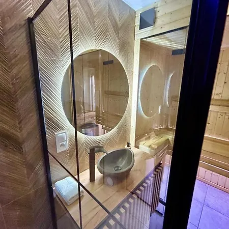 Zora Centrum + Sauna Apartment